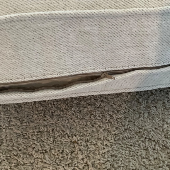 ARHAUS DUNE THREE PIECE CHAISE SECTIONAL, CENTRAL SEAT CUSHION, SNOW. - Picture 5 of 10